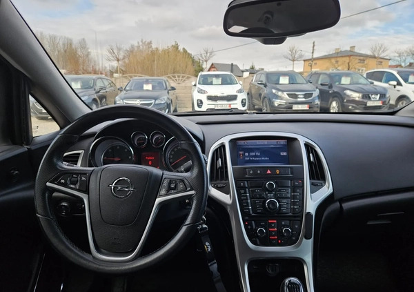 Opel Astra cena 27500 przebieg: 172098, rok produkcji 2011 z Zakroczym małe 211